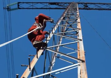 Графіки відключення світла у Чернігові на 14 квітня