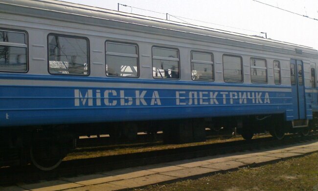 98747