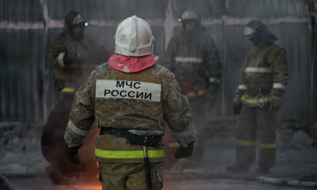 Пожарный-спасатель-МЧС-Россия
