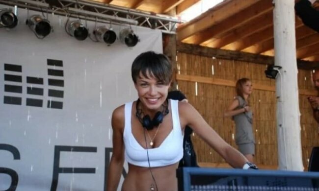 Жена Сергея Лещенко выступит под псевдонимом в ночном клубе Москвы 9 мая, - СМИ