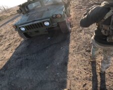 Аналоги Humvee, MaxxPro и M113 на поле боя против рашистов: эксклюзивное видео боя спецподразделения Сил обороны