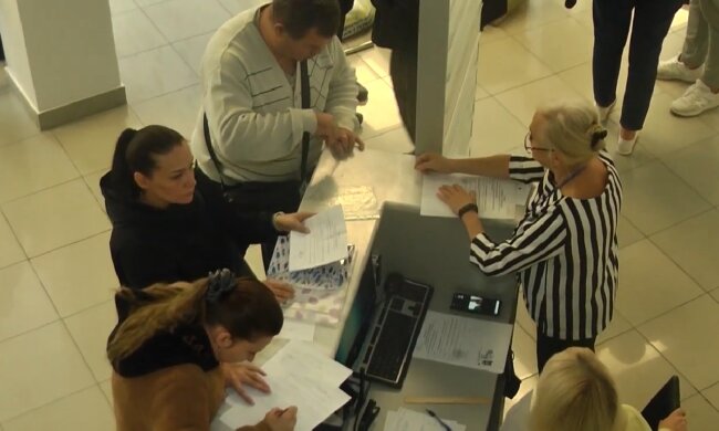 Безкоштовні продукти для ВПО та пенсіонерів у Миколаєві