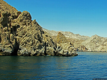 Оман Море скалы