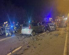 Масштабное ДТП в Киеве: сразу четыре машины превратились в груду металла, кадры с места аварии