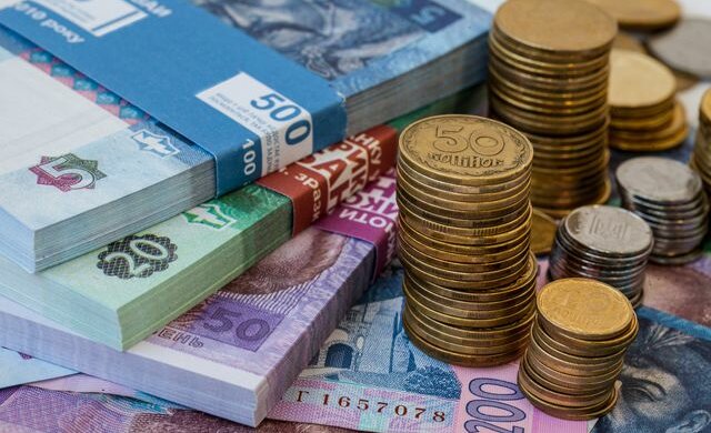 Украинцам намерены компенсировать задержку зарплат