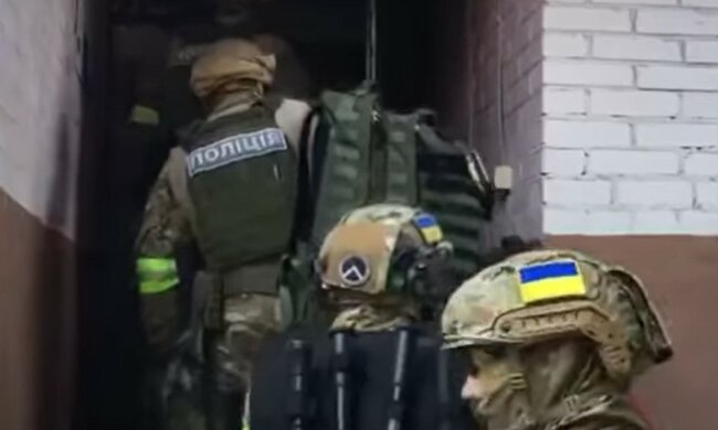 Чоловік викрав школярку, "піднята на вуха" поліція: що відомо