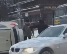 Снежный коллапс в Киеве сковал город, столица утопает в ДТП: где парализовано движение