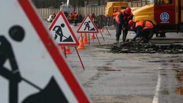 Люди дивом вижили: чиновники відмовляються ремонтувати одну з найстрашніших трас в Україні