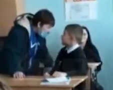 Уборщица дала пощечину школьнику на глазах у детей, учительница бросилась разнимать, видео: "Ты сопля"