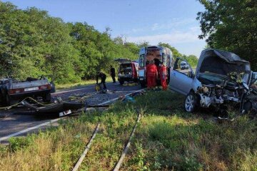 ДТП унесло жизни шестерых человек под Одессой: первые подробности и кадры с места ЧП