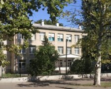 Одеська школа тріщить по швах, влада не діє: кадри того, що відбувається