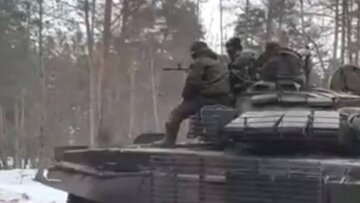 Оккупанты выводят на поле боя «кустарные» танки, фото: "Истерия достигла апогея"