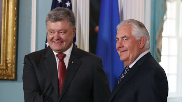 Rex Tillerson Meets With Ukrainian President Poroshenko At State Department