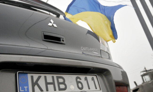 Українці зможуть не платити за розмитнення авто, але пощастить одиницям: хто заощадить
