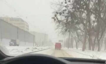 "Харьков засыпало снегом": жители региона публикуют фото последствий непогоды, лучше посидеть дома