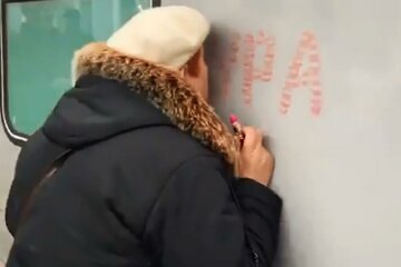 «Держат за идиотов»: Россия опозорилась с поездами в Крым, поцелуи не спасли