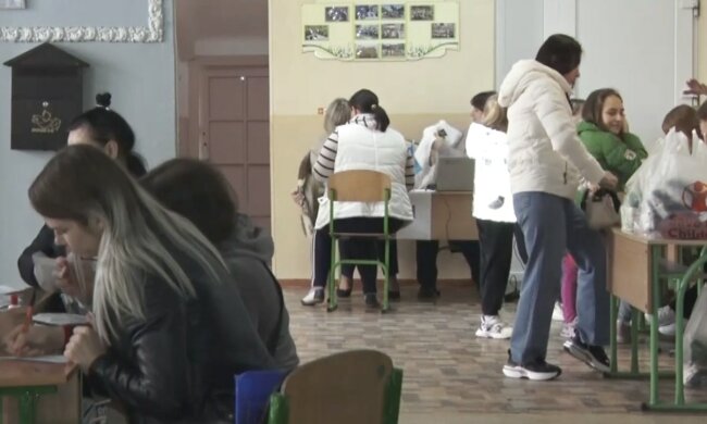 Безкоштовні продукти для ВПО у Києві