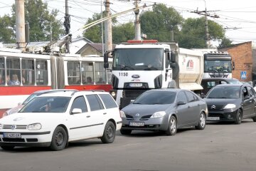 Ограничение движения транспорта в Черновцах