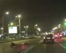 Дорожники влаштували аварійну ситуацію в Харкові: "водій не помітив і..."