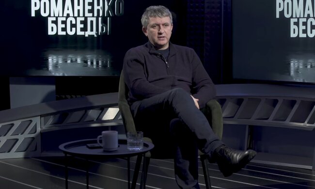 Невиразні меседжі і повернення «літвінізма», - Романенко про самостійну гру Разумкова