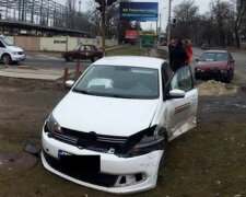 Військовий ЗСУ збив дівчинку 2-річну дівчинку на тротуарі, кадри: лікарі не допомогли