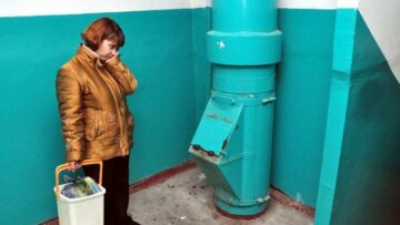 В мусоропроводе с освежителем воздуха: как живет бывший прокурор оккупированного Донецка
