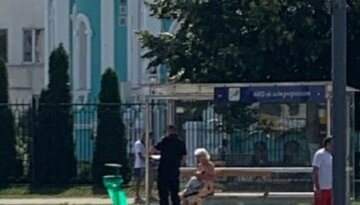 Трагедия возле церкви в Харькове, на земле лежит тело человека: фото с места