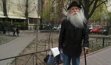 "Я боровся заради українців і заради народу": 91-річний українець віддає останнє бійцям на фронт