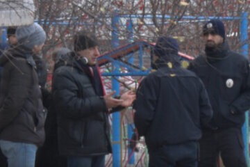 Неизвестные устроили охоту на детей в Днепре, родители напуганы: "взял дочку за руку и ..."
