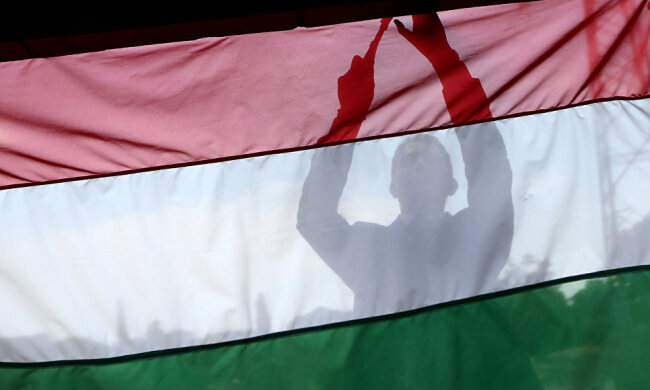 Венгрия-флаг