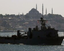 У Чорне море увійшов десантний корабель США (фото)