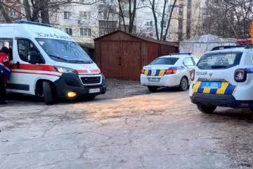 Школьника нашли под окнами многоэтажки, детали трагедии в Киеве: "Господи, бедный ребенок..."