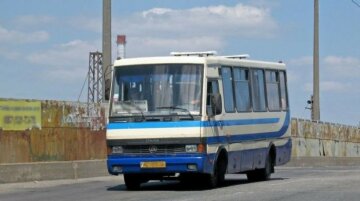 Трагедия в школьном автобусе в Каменском: дети выпрыгивали на ходу, видео