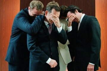 Чиновники-мужчины, смех