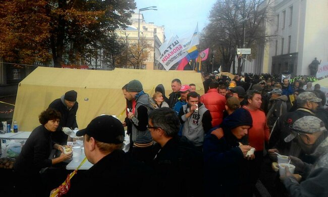 Головне за день: мітинг під Радою і перша “офшорна” жертва в Україні