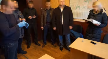 Копи годинами катували невинного хлопця, вибиваючи зізнання у злочині: "обличчям до стіни і..."