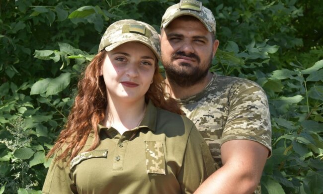 Украинка бросила мирную жизнь, чтобы быть рядом с мужем на передовой: "Не могла иначе"