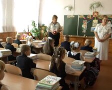 Влада збирається відправляти дітей до школи з п'яти років, українці в подиві: "Може відразу з пологового будинку?"