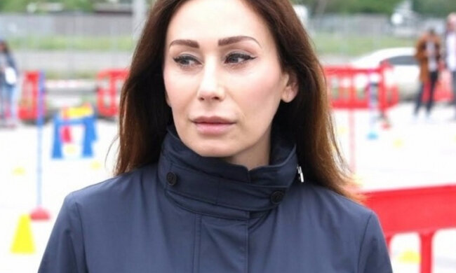 Дружина Філатова поскаржилася на несолодке життя поза межами України: "приймаю душ тільки..."