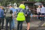 Мужчина устроил перестрелку в толпе, есть раненные: "похитил девушку и..."
