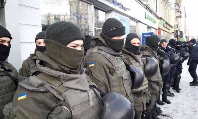 У центр Києва увійшла Нацгвардія: Саакашвілі вже на Хрещатику