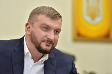 Появились подробности скандального отпуска министра Петренко: во всем винят «Партию Регионов»