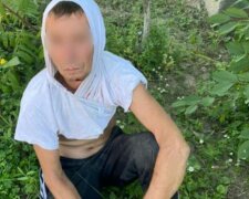 Негодяй подкараулил 8-летнюю девочку на Киевщине: сидела в машине одна