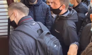 В Харькове толпы штурмуют военкомат, люди жалуются на беспредел: кадры с места событий