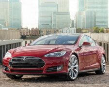 «Круиз без контроля» провел профессиональный обзор Tesla Model S: «Илон Маск обещал украинцам…»