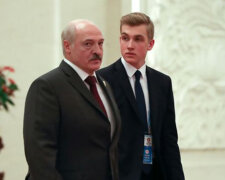 Лукашенко с сыном нашли странное занятие в разгар эпидемии: беларусам не позавидуешь, кадры