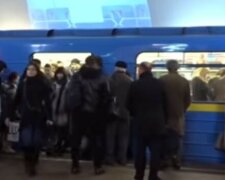 Локдаун у Києві: жителів попередили про обмеження в метро, всі подробиці