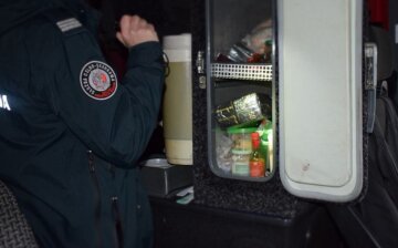 Українця з величезною сумою готівки затримали у Польщі: "у холодильнику знаходився..."