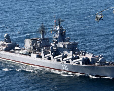 ЗСУ завдали удару по "Москві": російський ракетний крейсер горить у Чорному морі
