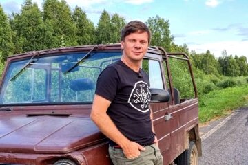 Комаров постраждав на зйомках "Світ навиворіт", на обличчі не залишилося живого місця: "Бідний"
